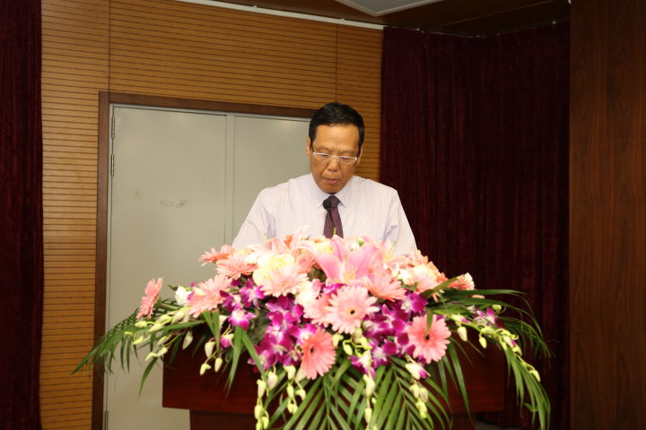 1496508420429352.jpg 7-何平同志主持簽約儀式.jpg